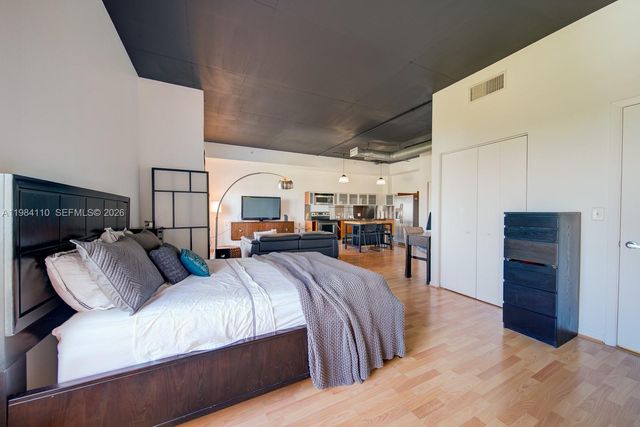 10 SW South River Dr 708, Miami, FL 33130