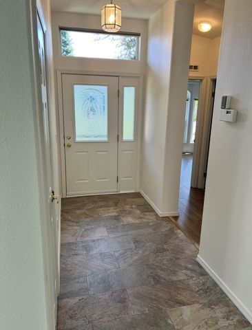 4446 S Sunny Creek Cir, Spokane, WA 99224