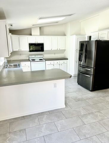 4446 S Sunny Creek Cir, Spokane, WA 99224