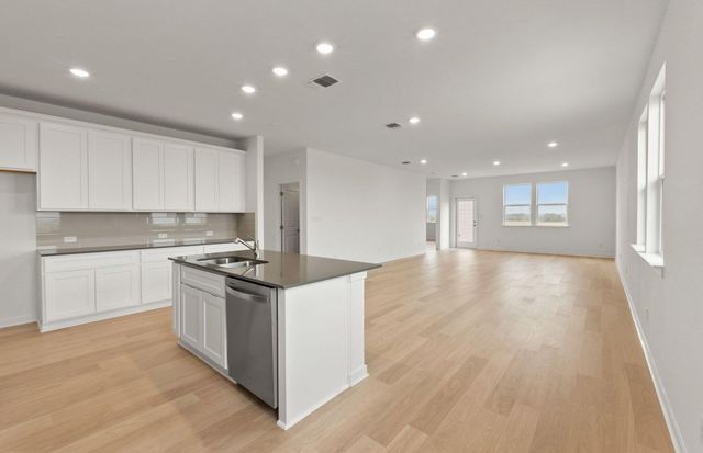 212 Cogitare LN, San Marcos, TX 78666