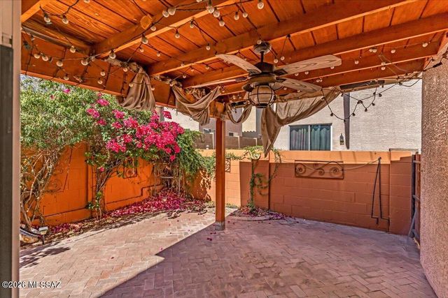 7638 E Saguaro Overlook Drive, Tucson, AZ 85710