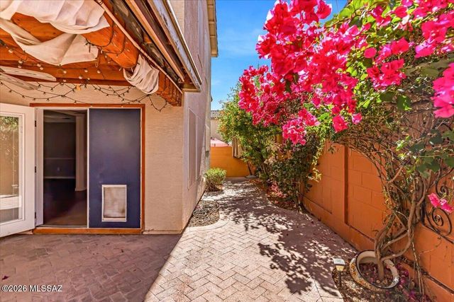 7638 E Saguaro Overlook Drive, Tucson, AZ 85710