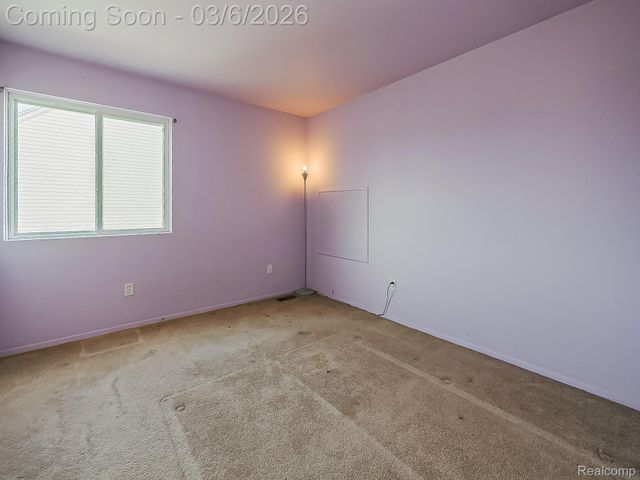 729 W Margaret Lane, Pontiac, MI 48341