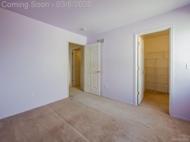 729 W Margaret Lane, Pontiac, MI 48341