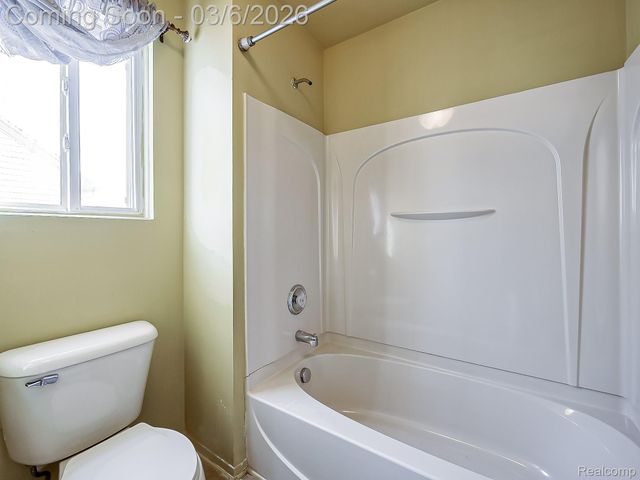 729 W Margaret Lane, Pontiac, MI 48341