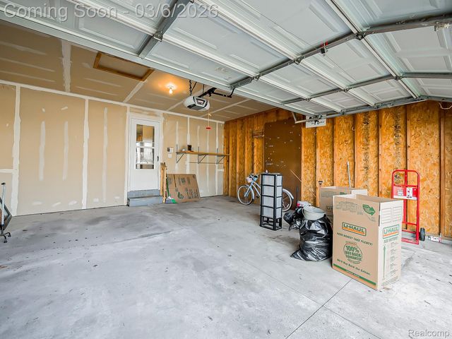 729 W Margaret Lane, Pontiac, MI 48341