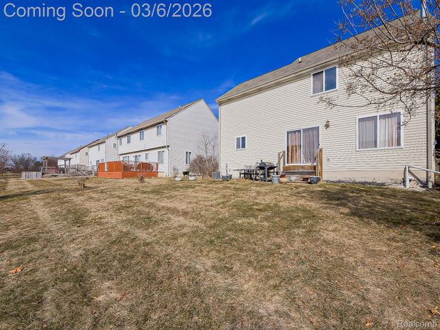 729 W Margaret Lane, Pontiac, MI 48341