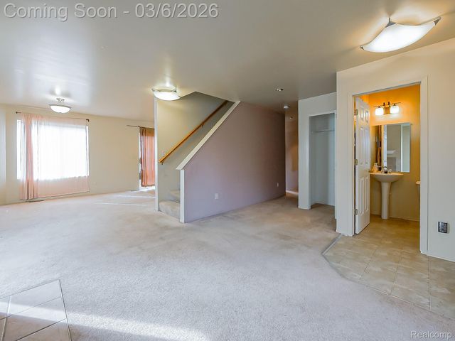 729 W Margaret Lane, Pontiac, MI 48341