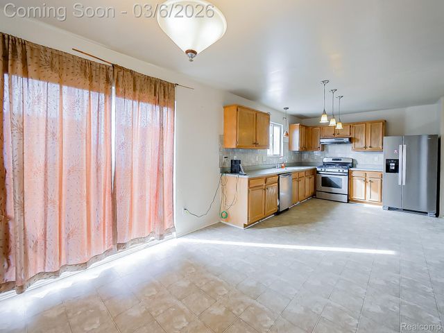 729 W Margaret Lane, Pontiac, MI 48341