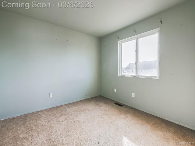 729 W Margaret Lane, Pontiac, MI 48341