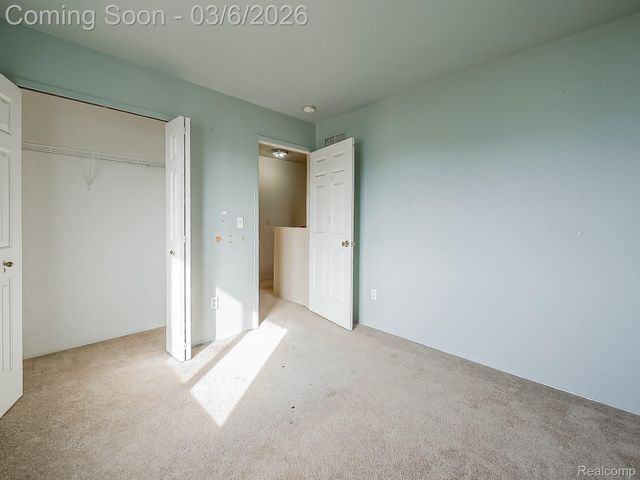 729 W Margaret Lane, Pontiac, MI 48341