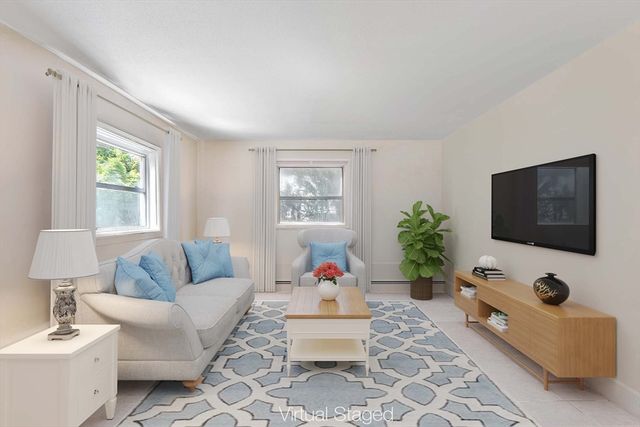 4 Hillside Rd, Gloucester, MA 01930