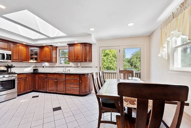 4 Hillside Rd, Gloucester, MA 01930