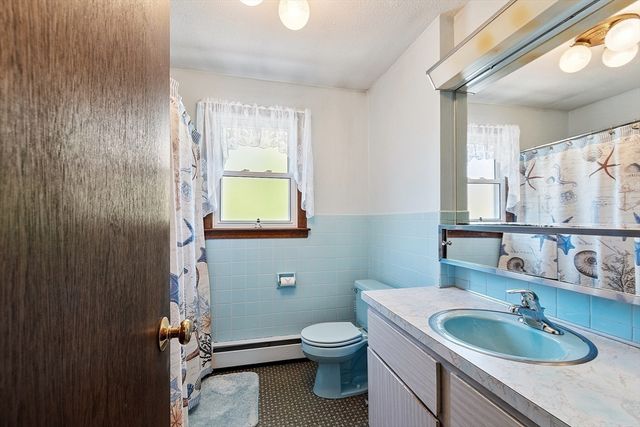 4 Hillside Rd, Gloucester, MA 01930