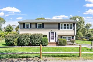 4 Hillside Rd, Gloucester, MA 01930