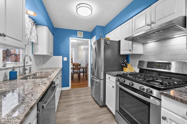 463 Colonial Court, Grosse Pointe Farms, MI 48236