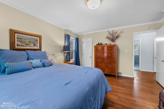 463 Colonial Court, Grosse Pointe Farms, MI 48236