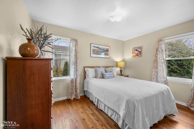 463 Colonial Court, Grosse Pointe Farms, MI 48236