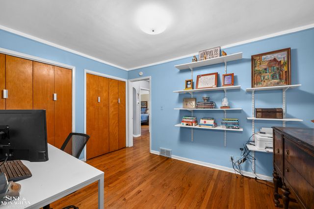 463 Colonial Court, Grosse Pointe Farms, MI 48236