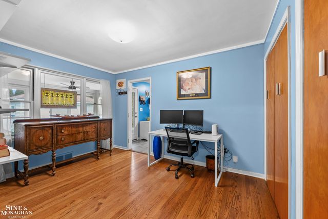 463 Colonial Court, Grosse Pointe Farms, MI 48236