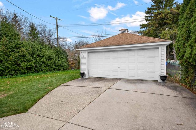 463 Colonial Court, Grosse Pointe Farms, MI 48236