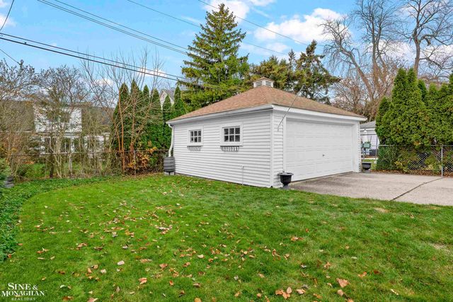 463 Colonial Court, Grosse Pointe Farms, MI 48236