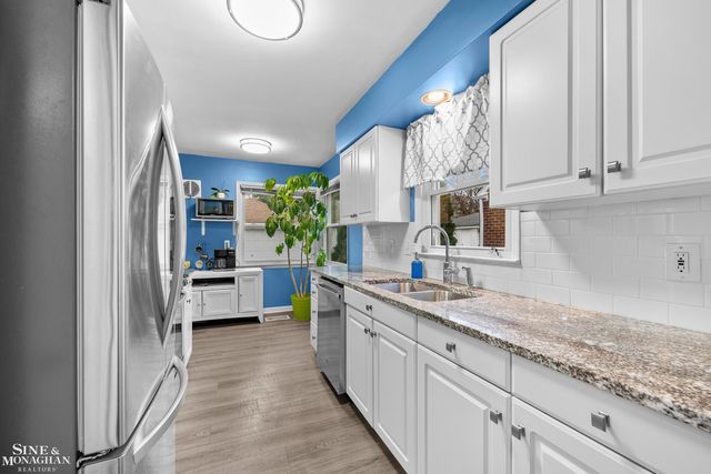 463 Colonial Court, Grosse Pointe Farms, MI 48236