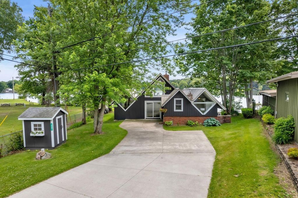 6501 Schmeid Road, Lakeview, MI 48850