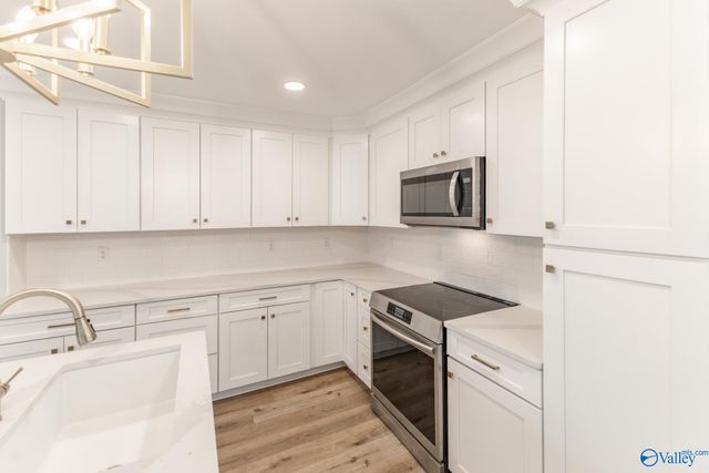 2405 NE Bankhead Parkway NE, Huntsville, AL 35801