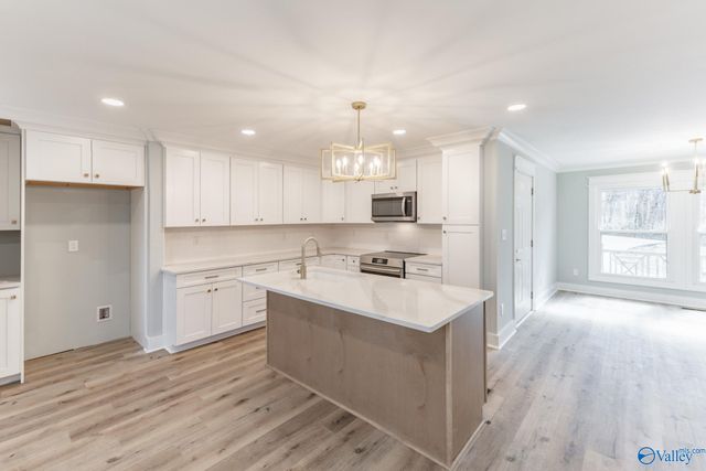 2405 NE Bankhead Parkway NE, Huntsville, AL 35801