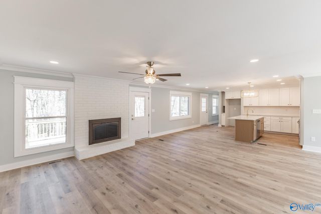 2405 NE Bankhead Parkway NE, Huntsville, AL 35801