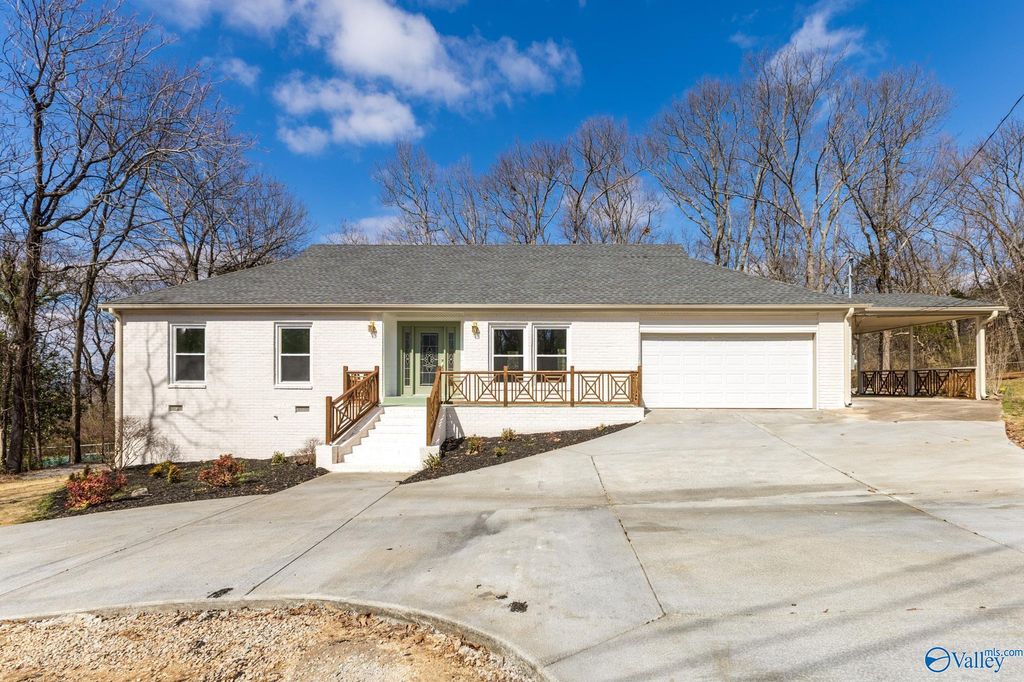 2405 NE Bankhead Parkway NE, Huntsville, AL 35801