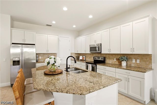 10604 Essex Square BLVD, Fort Myers, FL 33913