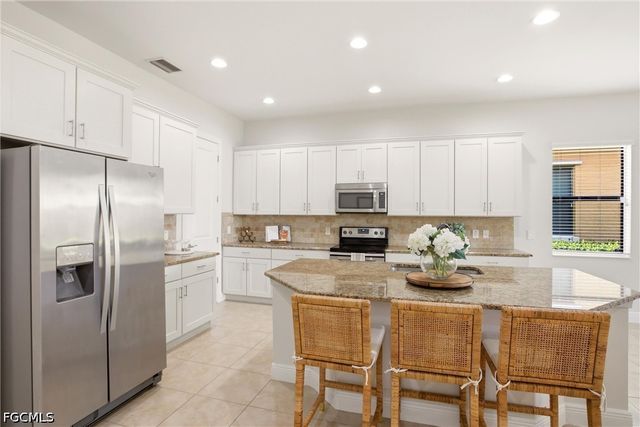 10604 Essex Square BLVD, Fort Myers, FL 33913
