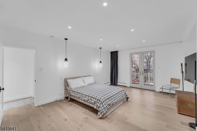 101 Shearwater Ct 25, Jersey City, NJ 07305