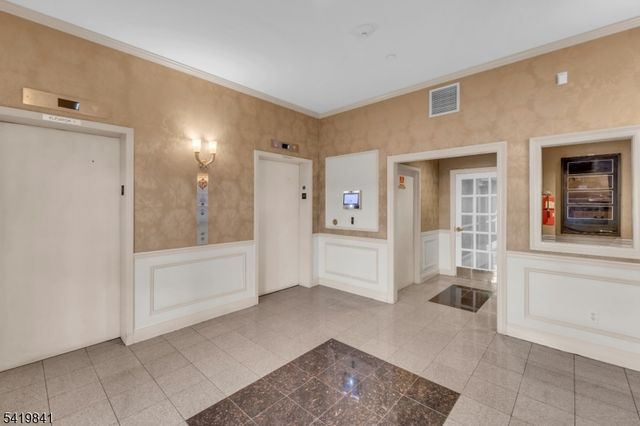101 Shearwater Ct 25, Jersey City, NJ 07305