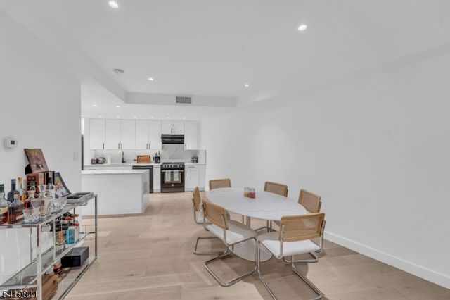 101 Shearwater Ct 25, Jersey City, NJ 07305