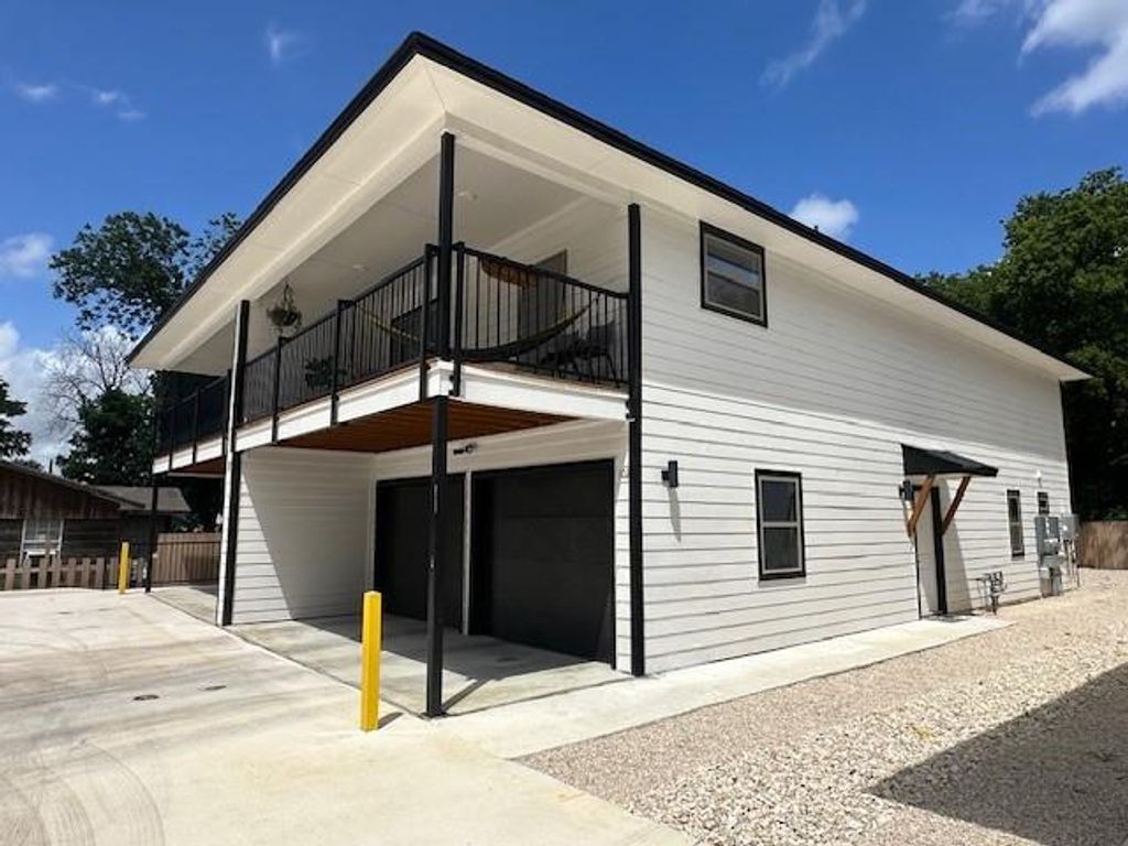 313 Mill ST, San Marcos, TX 78666