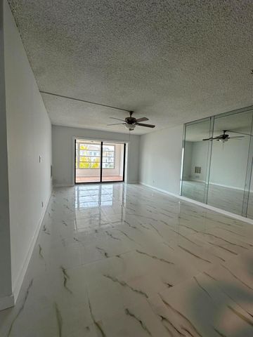 9355 SW 8th Street 425, Boca Raton, FL 33428