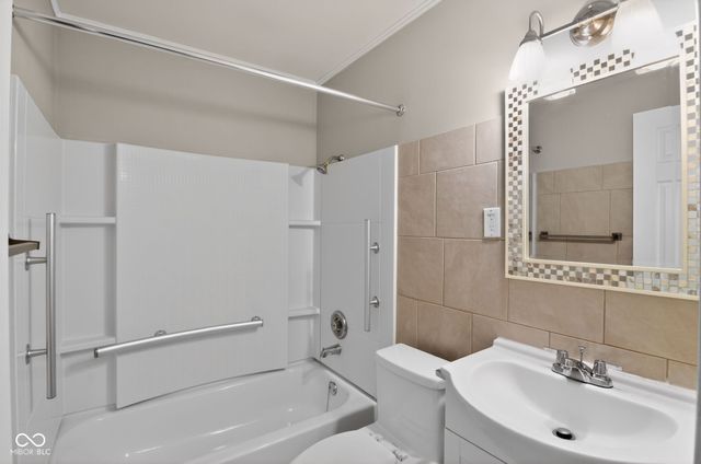 9846 Catalina Drive, Indianapolis, IN 46235