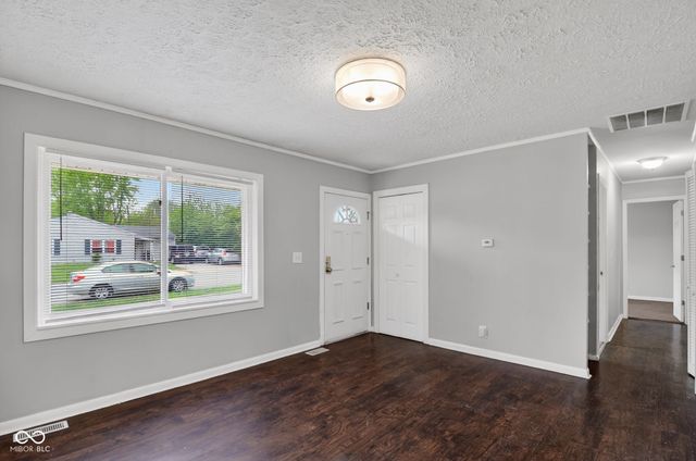 9846 Catalina Drive, Indianapolis, IN 46235