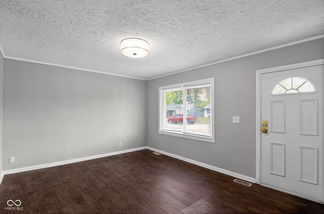 9846 Catalina Drive, Indianapolis, IN 46235