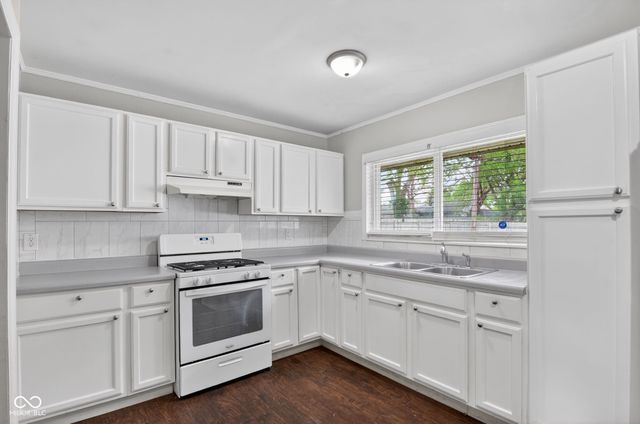 9846 Catalina Drive, Indianapolis, IN 46235