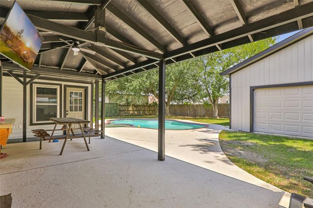 15816 Ramsey Road, Crosby, TX 77532