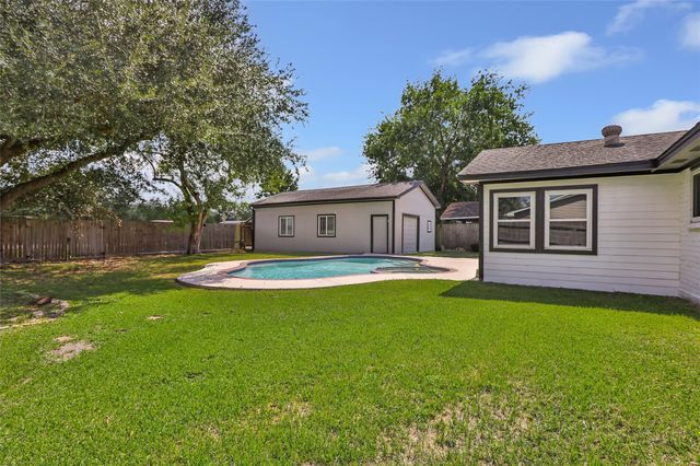 15816 Ramsey Road, Crosby, TX 77532