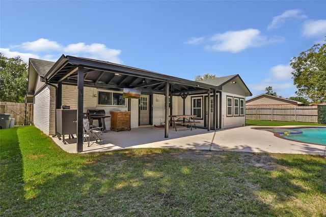 15816 Ramsey Road, Crosby, TX 77532
