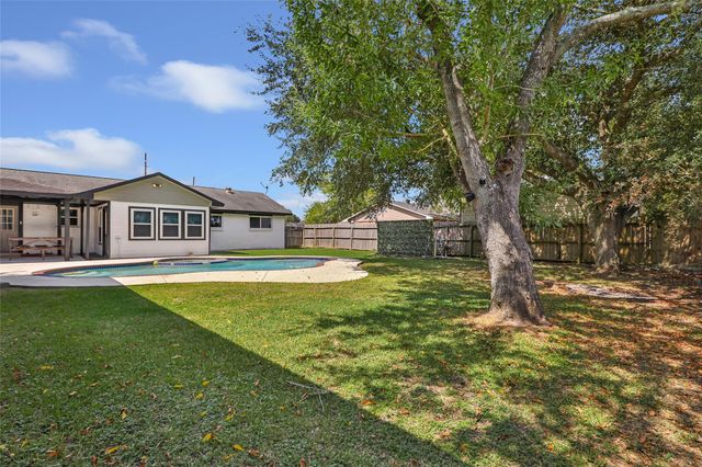 15816 Ramsey Road, Crosby, TX 77532