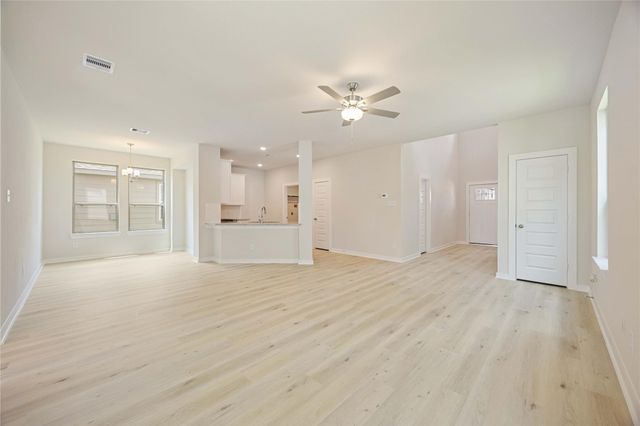 1128 Lilly Lane, Bellville, TX 77418