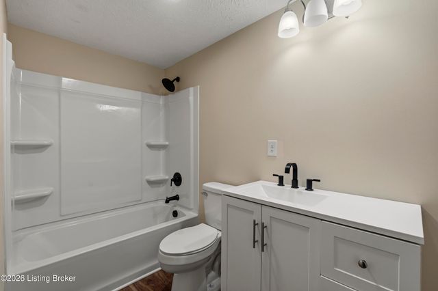 3884 Rineyville Rd, Elizabethtown, KY 42701