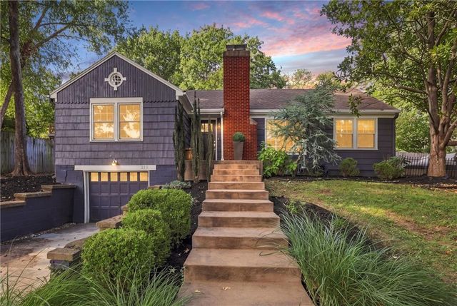 210 E Winthrope Road, Kansas City, MO 64113